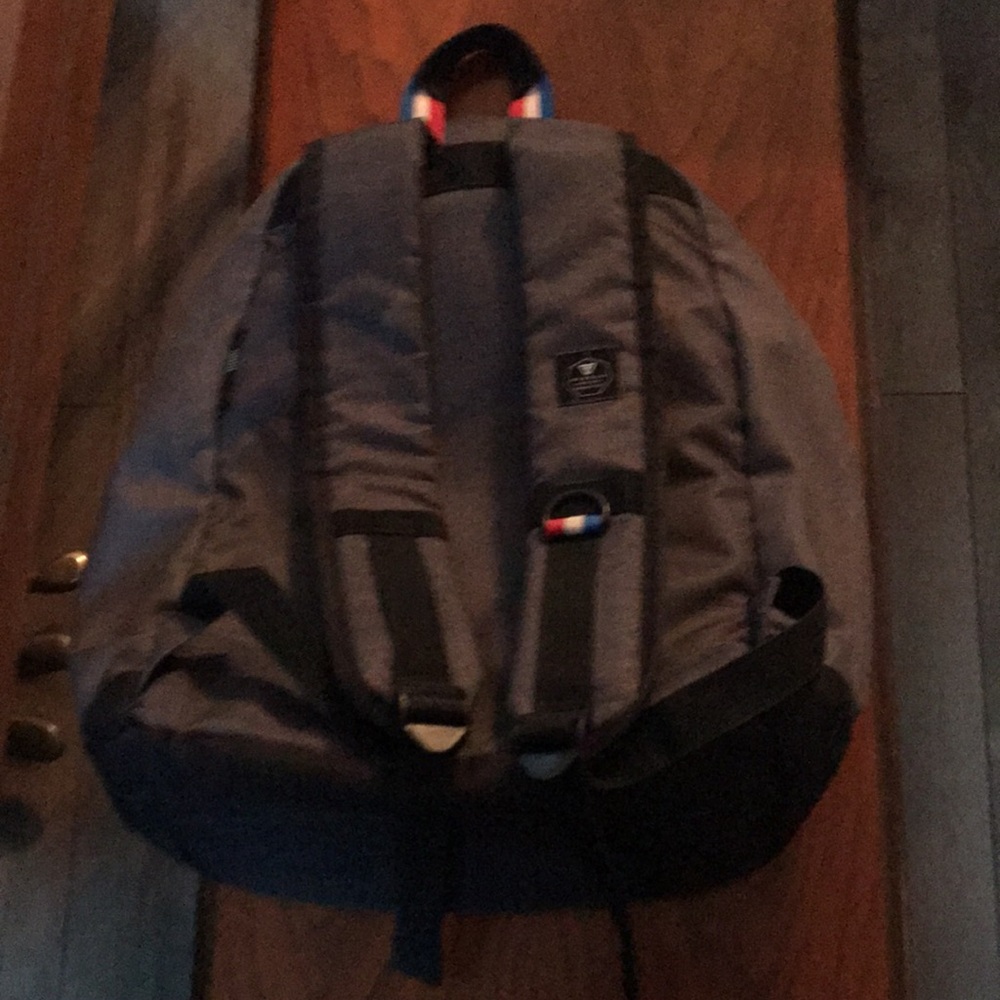 Volcom back pack - Picture 4 of 6